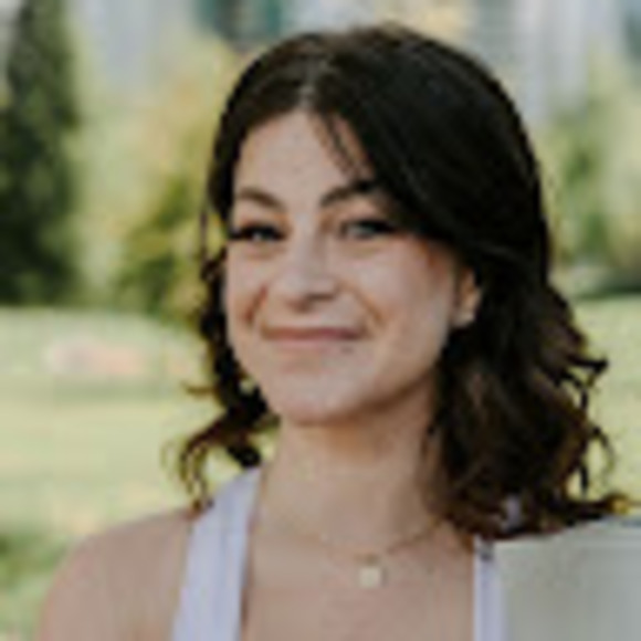 Meet your Posher, Mikaela - Picture 1 of 1